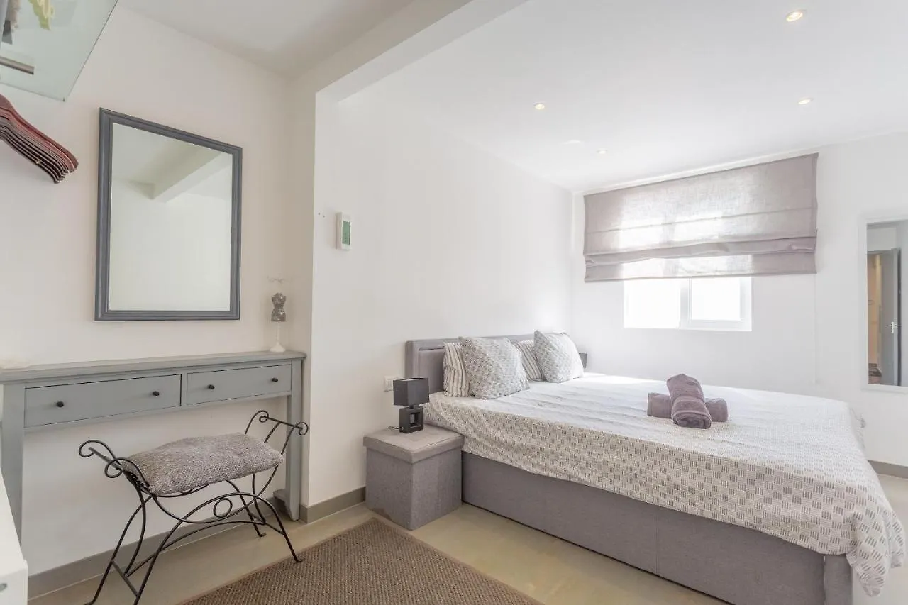 Modern 3 Bedroom Duplex Adeje City Center Wifi Costa Adeje  Prázdninový dům Costa Adeje (Tenerife)