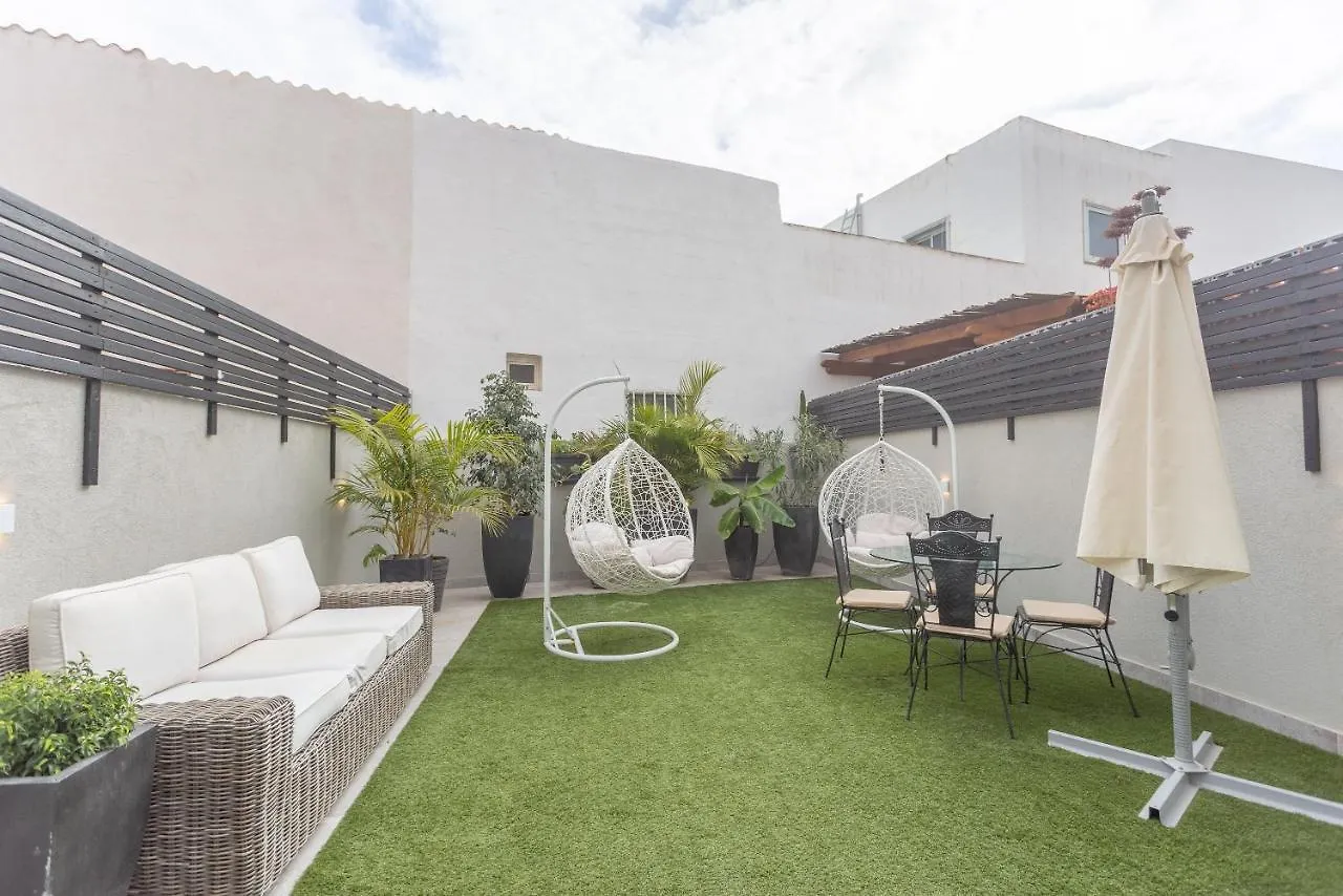 Modern 3 Bedroom Duplex Adeje City Center Wifi Costa Adeje  0*, Costa Adeje (Tenerife)